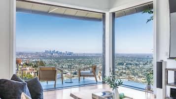 TV, lareira, escritórios