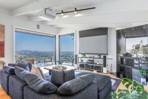 TV, fireplace, offices