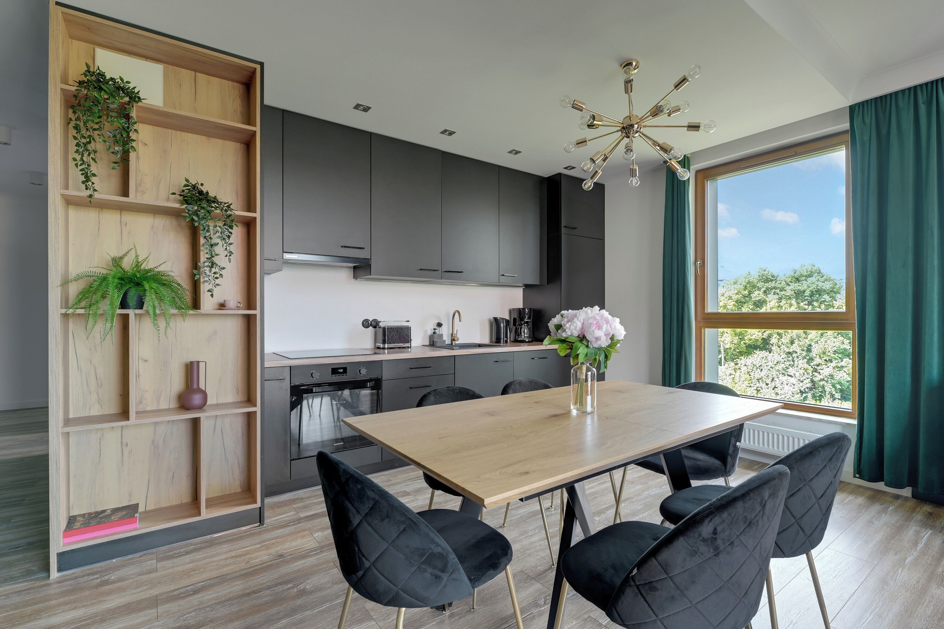 Superior Apartment | Living room | Smart TV