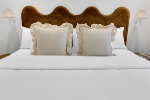 2 bedrooms, desk, iron/ironing board, travel cot