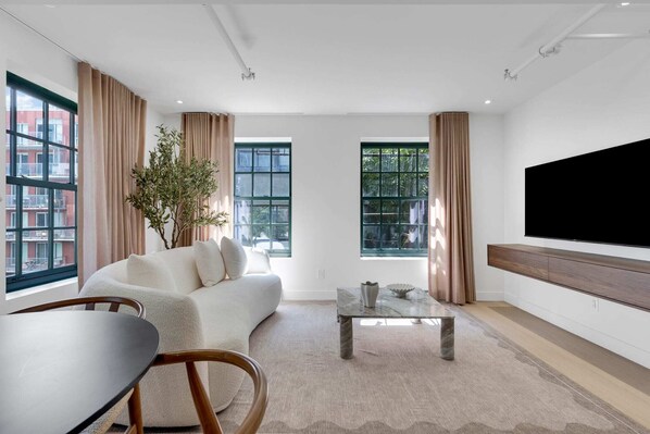 Télévision, espaces bureaux