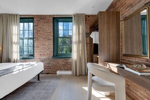 1 soveværelse, skrivebord, strygejern/strygebræt, weekendseng