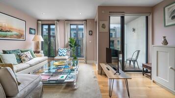 Exclusive Apartment | Living area | LED TV