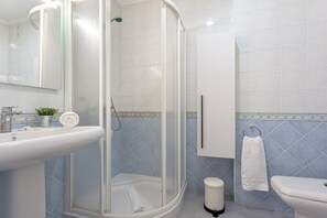 Apartment, Balcony, Garden View | Bathroom - Sunstay Torrealmadena Flat II Benalmaden (Benalmádena)