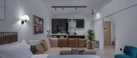 2 chambres, coffre-fort, bureau, fer et planche Ă repasser