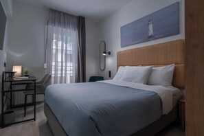 2 bedrooms, in-room safe, desk, soundproofing