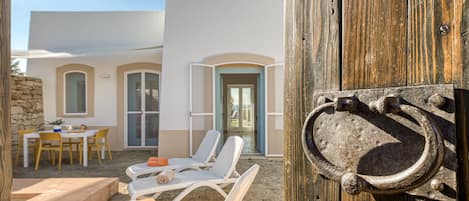 屋外ダイニングエリア