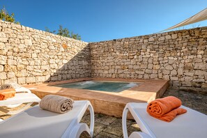Pool - Superior villa w/ fantastic sea view & little pool (Torre Pali)