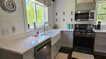 Microwave, oven, stovetop, dishwasher