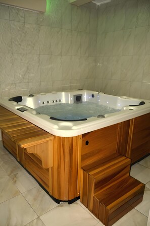 Een Turks bad/hammam, lichaamsbehandelingen, aromatherapie