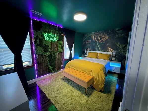 4 bedrooms, iron/ironing board, WiFi, bed sheets