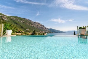 Utomhuspool