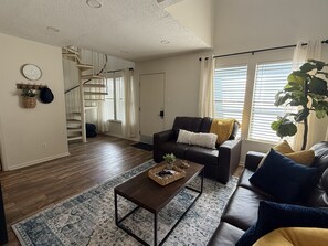 Smart TV, books - Spring Break Discount March 17-27/OR 116 (Gulf Shores)