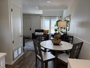 Interior - Spring Break Discount March 17-27/OR 116 (Gulf Shores)