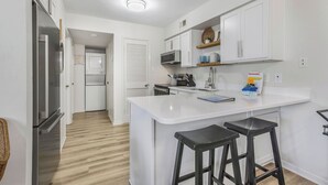 Private kitchen - Beachside Complex/Heated Pool/2BD,1BA (Gulf Shores)