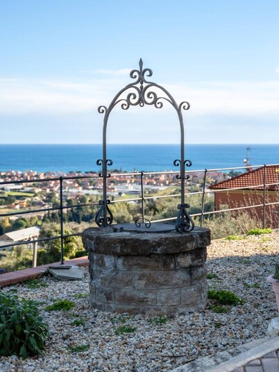 Romantic attic in villa, at the foot of a historic village, all sea view