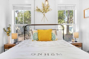 4 bedrooms, WiFi, bed sheets
