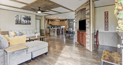 Lake Down the Road - House