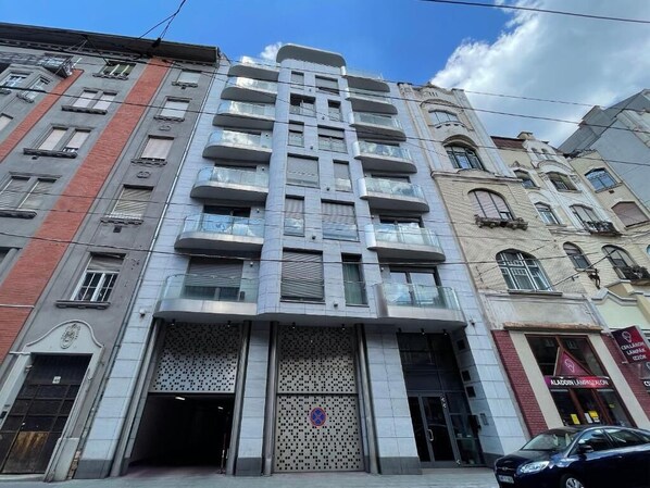 Exterior - Smart Carrara Apartments (Budapest)