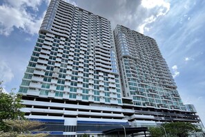 Exterior - Howard Johnson By Wyndham Tangerang (Tangerang)