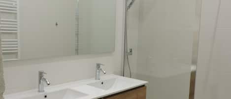 Handtücher, Toilettenpapier