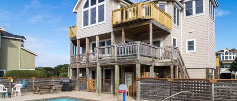 حمّام سباحة خارجي