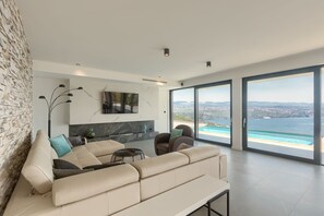 Smart TV, table tennis - Noble Opatija Riviera Villa Mila (Veprinac)