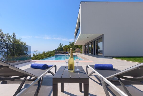 Outdoor pool, a heated pool - Noble Opatija Riviera Villa Mila (Veprinac)