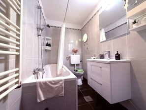 Bathroom - Apartment Niko Private Garden Wifi  (Opatija)