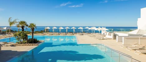 Indoor pool, 2 outdoor pools, pool umbrellas, pool loungers