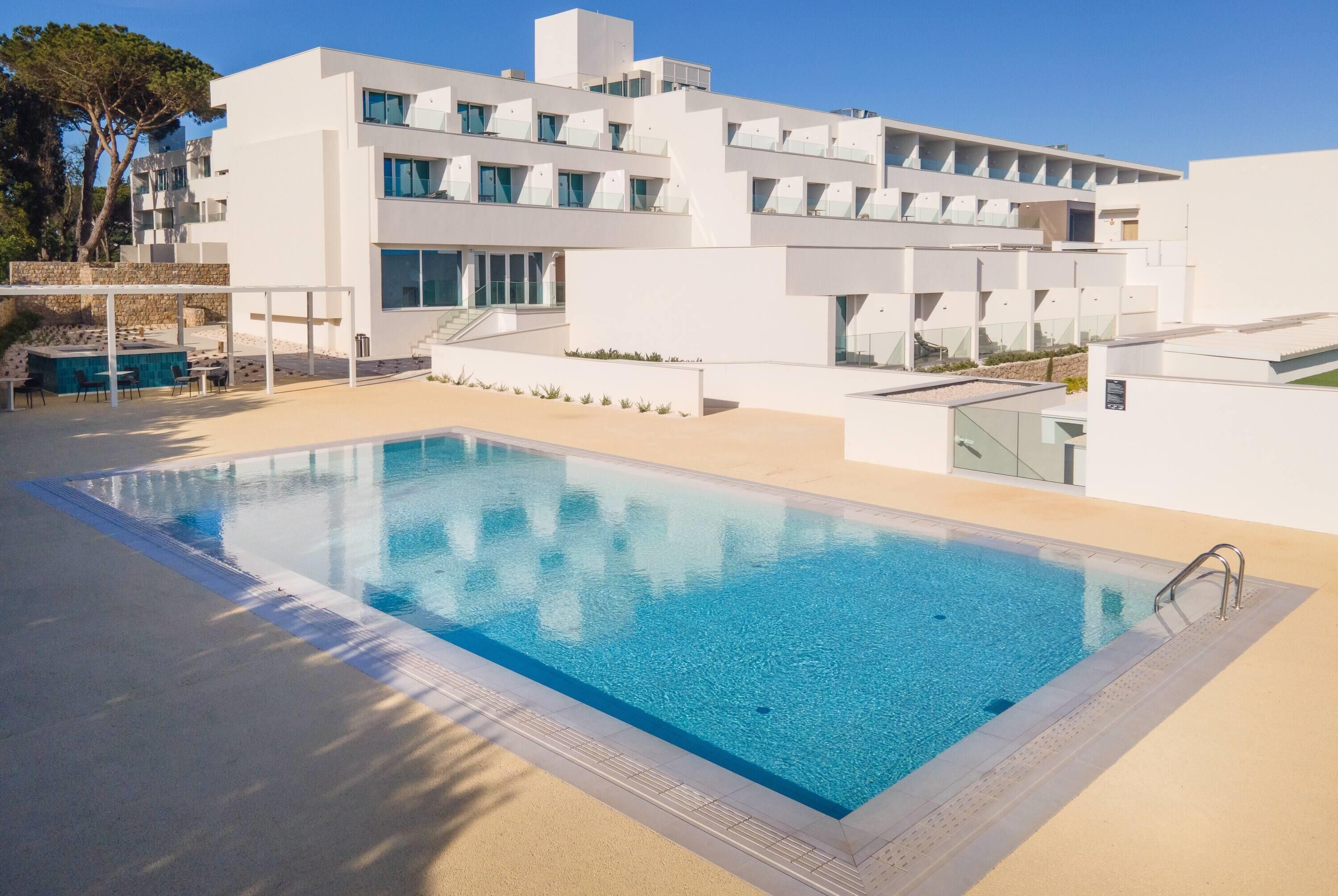 Indoor pool, 2 outdoor pools, pool umbrellas, pool loungers
