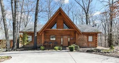 Cabin in Ridgedale with kitchen and balcony