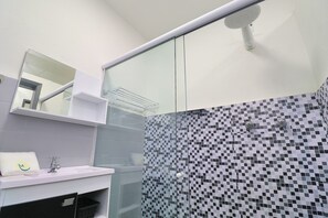 Bathroom - PRINCESA IV (Rio de Janeiro)