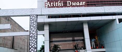 Mặt tiền nơi lưu trú