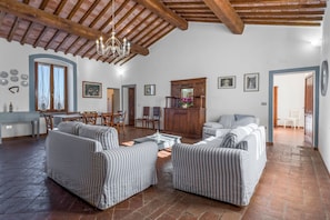 Comfort Apartment | Living area