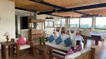 Departamento estándar, 3 habitaciones, vista a la ciudad, torre | Caja de seguridad en la habitación, cortinas blackout y wifi gratis