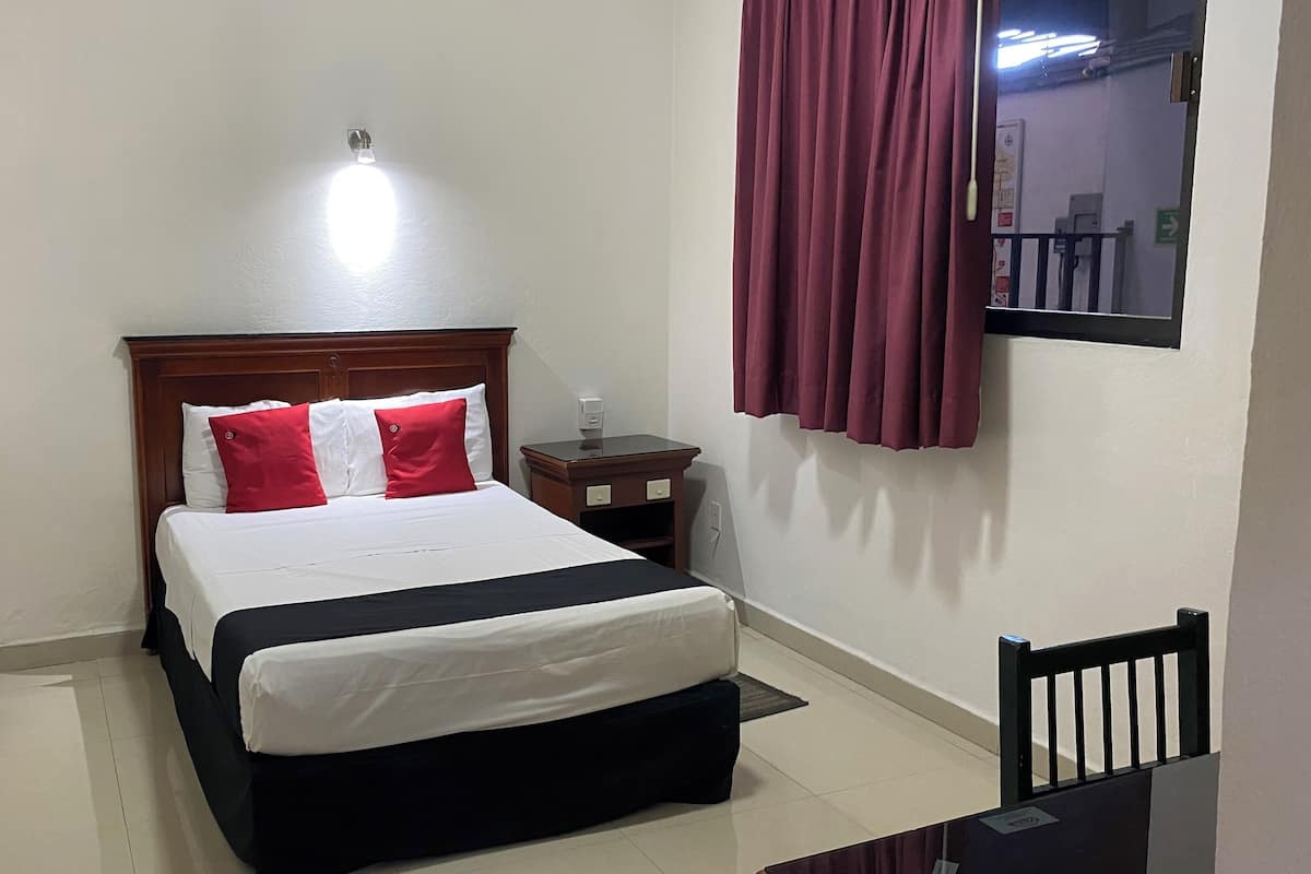 Standard Suite, Ground Floor | 1 bedroom, in-room safe, blackout drapes, free WiFi