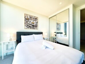 Iron/ironing board, WiFi, bed sheets