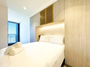 Iron/ironing board, WiFi, bed sheets
