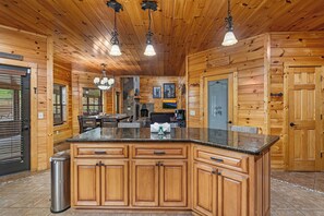 Interior - You have to see Red Bird Lodge (SEVIERVILLE)