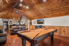 Spielezimmer