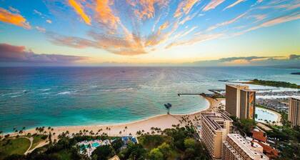 Christmas at a Beach front luxury resort view condo sleeps 4 pools and lagoon