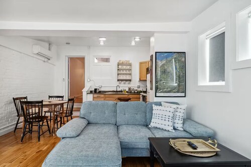 Cozy 1BDR APT in Vibrant Downtown Geneva