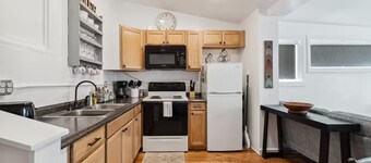 Cozy 1BDR APT in Vibrant Downtown Geneva