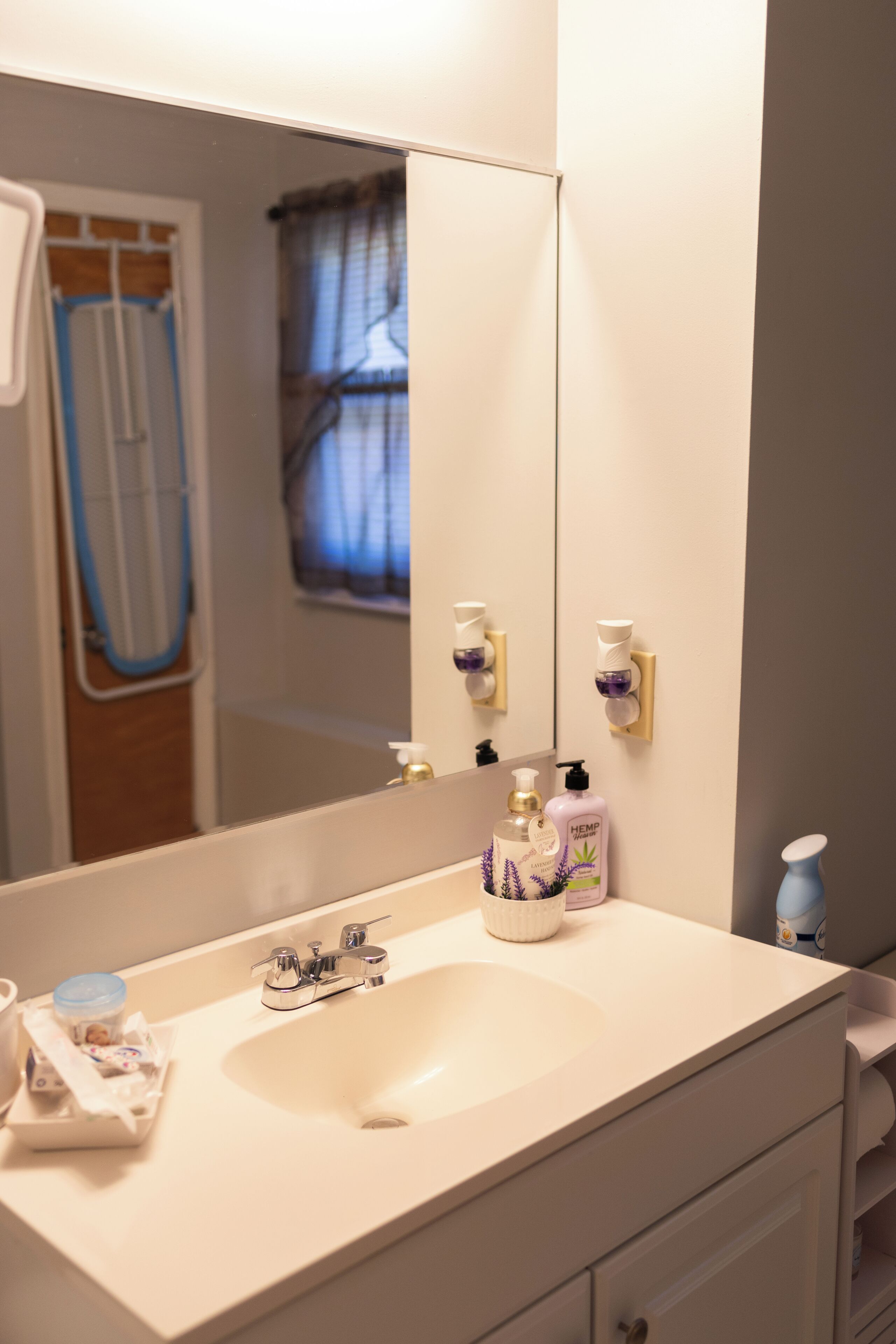 Ducha, secador de pelo, bidet, toallas