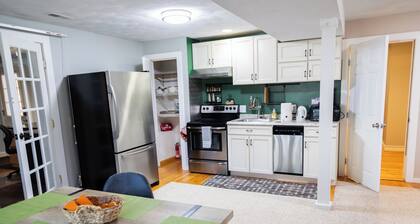 SOFIMA-Cozy and Charming 2-bedroom apartment!