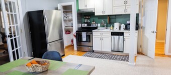 SOFIMA-Cozy and Charming 2-bedroom apartment!