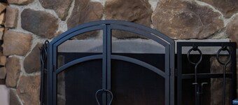 SOFIMA-Cozy and Charming 2-bedroom apartment!