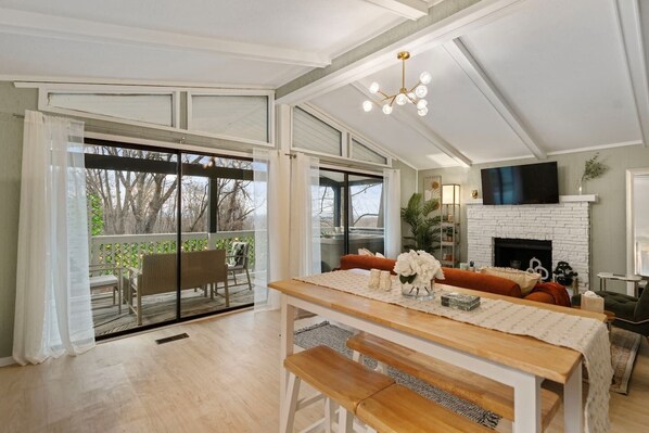 TV, offices - The Honeymoon Cabin | Private Retreat w/ hot tub (Front Royal)