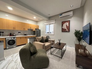 Comfort Apartment | Private kitchen - M-Residence by Dayf Self-Service Apart. (Jeddah)